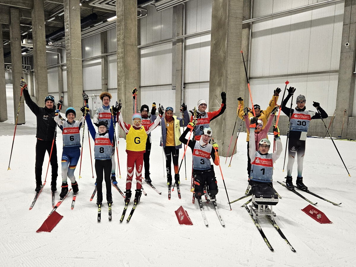 Der Nachwuchs bei den Internationalen Deutschen Meisterschaften 2025 in der Skihalle Oberhof. Foto: Benjamin Schieler